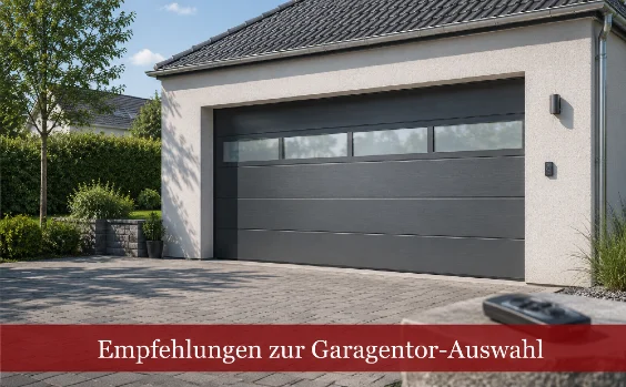 Sektionaltor vor Einfamilienhaus