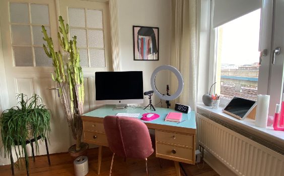 Arbeitszimmer frisch renoviert