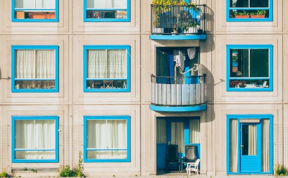 Balkon mit Verkleidung
