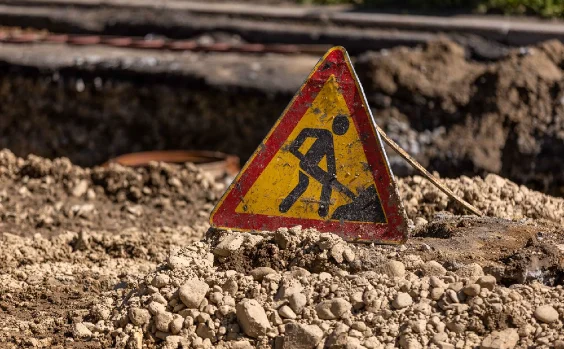 Warnschild auf Baustelle