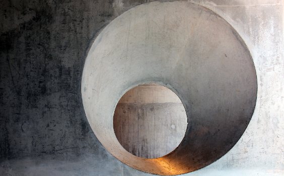Beton mit großem Loch