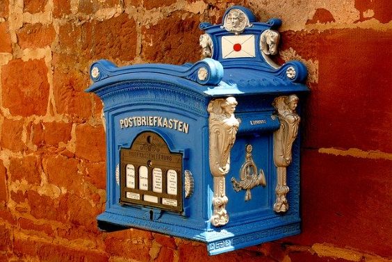 Antiker Briefkasten