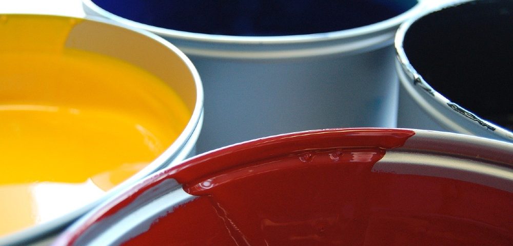 Farbwirkung gelb rot blau schwarz