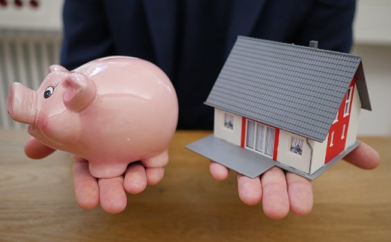 Haus versus Sparschwein