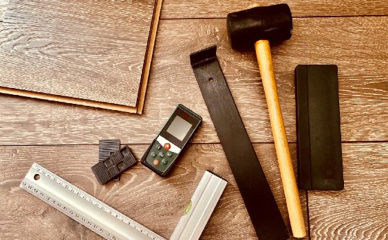 Werkzeug zum Laminat verlegen