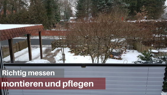 Plissee am Fenster, Schnee
