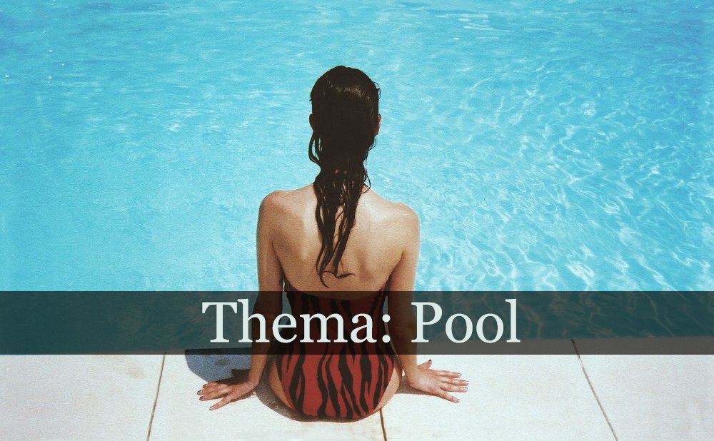 Frau am Pool