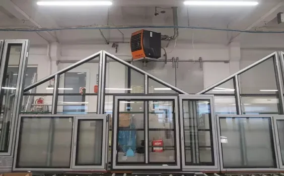 Aliplast-Fenster