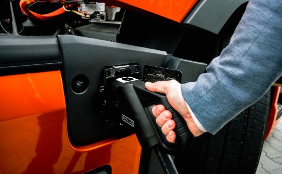 Auto wird geladen